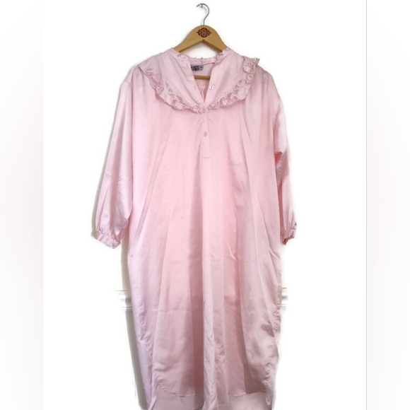 Pink Ruffled Women's Vintage Feminine Lady Like  Nightgown Size Medium - Picture 2 of 4